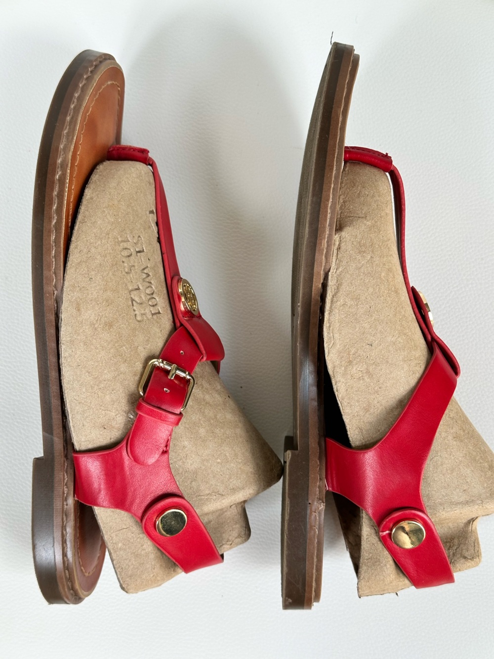 Tommy Hilfiger Thong T-Strap Open Toe Buckle Closure Red Sandal Women’s Size 7.5 - Picture 7 of 15